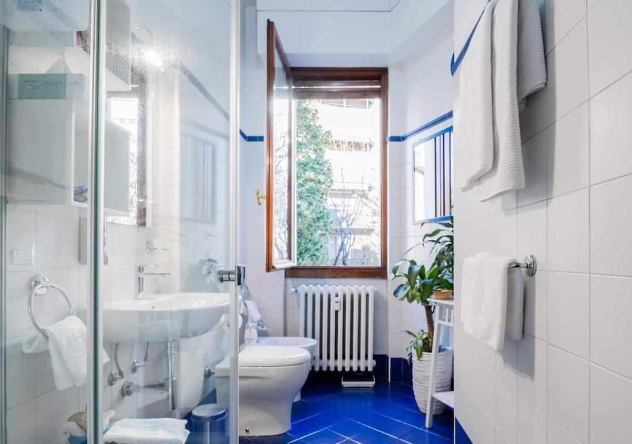 Appartamento Blu A Milano Zona Ripamonti Vicino Allo Ieo Bagian luar foto